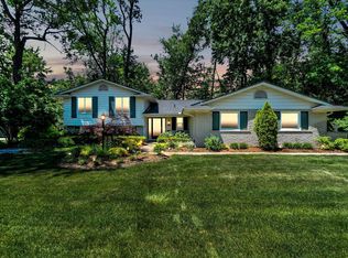 33136 Hampshire Rd, Livonia, MI 48154