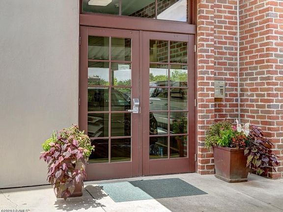 3rd image of 1121 Camellia Blvd #D3