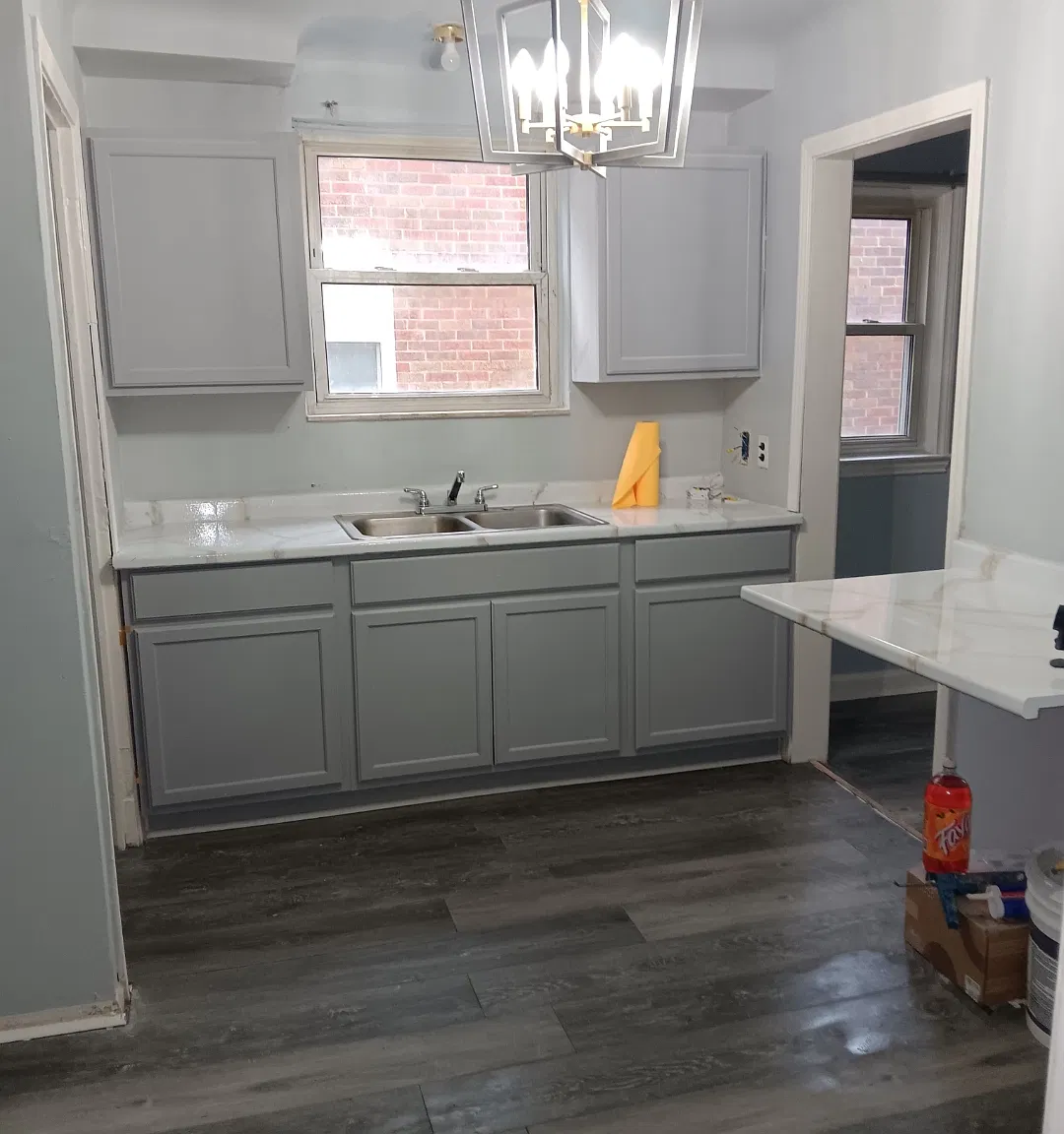 3 bed, 1.5 bath, 1300 sqft, $1,100 — Photo 2