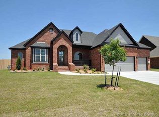 5706 Nottingham Pl, Bartlesville, OK 74006