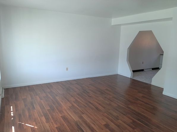 618 N Terrace Dr, Altoona, PA 16602