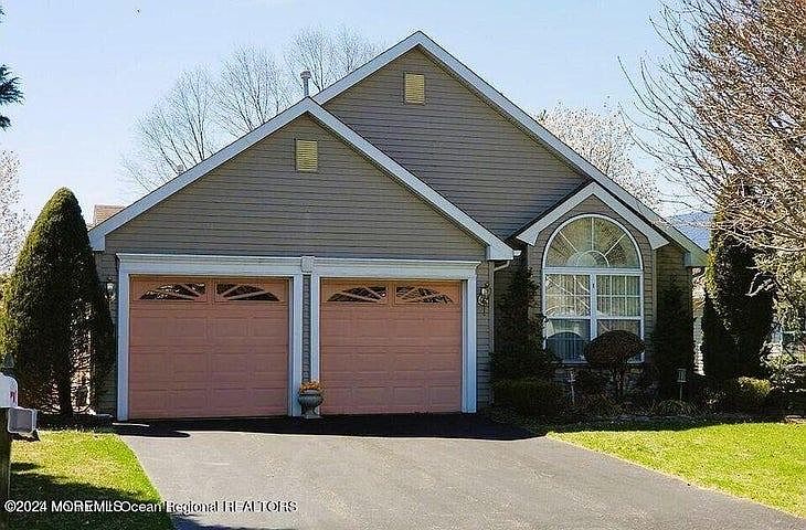 1st image of 73 Rosewood Dr