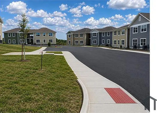 1 bed, 633 sqft, $925 — Photo 1