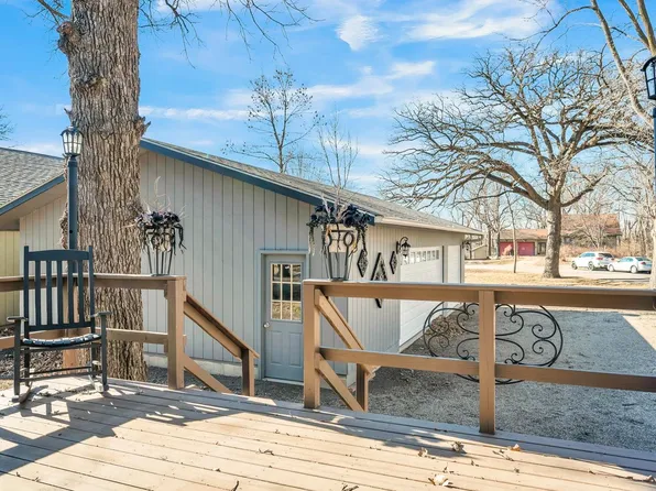 1203 N 6th St, Estherville, IA 51334