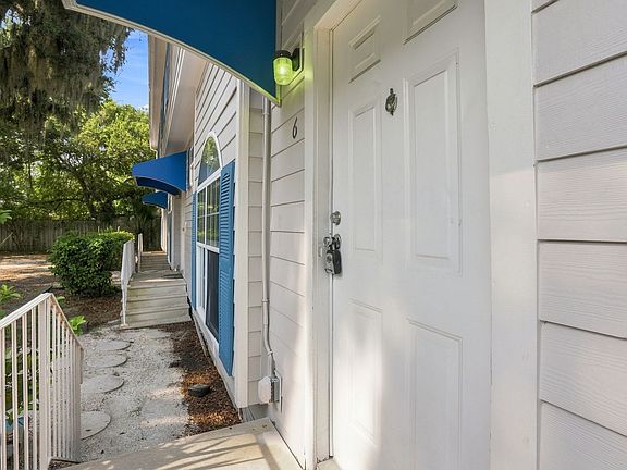2nd image of 114 Cedar St #6