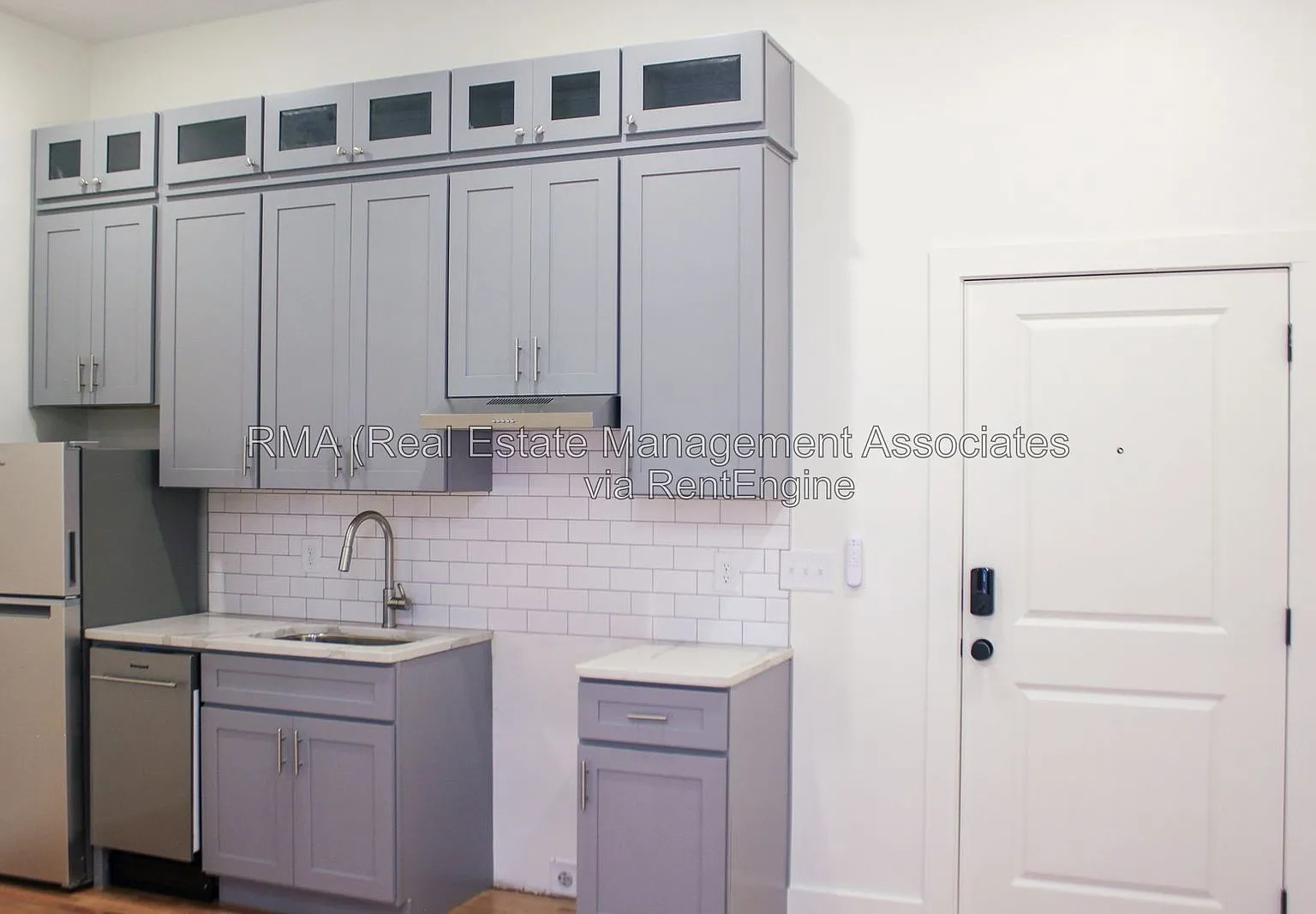 1 bed, 1.0 bath, 419 sqft, $1,200 — Photo 2