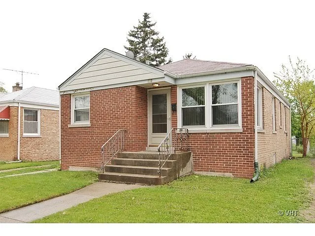 338 Morris Ave photo 1