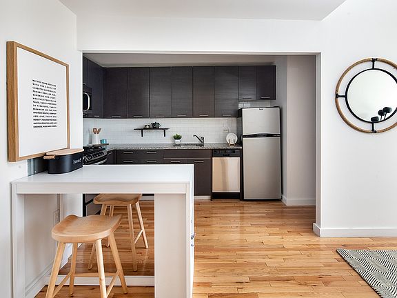 4th image of 401 W 25th St APT 7H