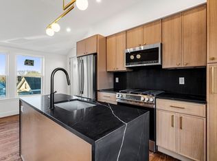 4 Sargent St APT 3, Dorchester, MA 02125