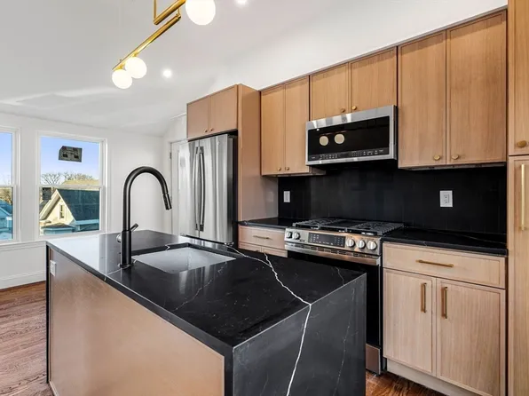 4 Sargent St APT 3, Dorchester, MA 02125