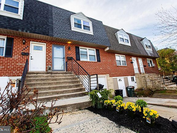 3rd image of 1227 Rainer Rd