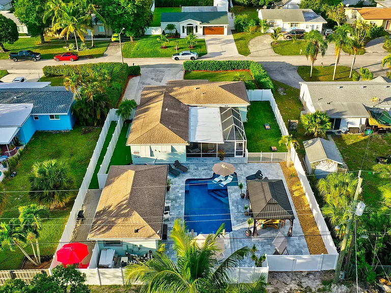 310 Gulfstream Dr — Photo 54