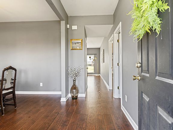 4th image of 120 Camerado Ln