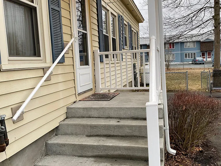 131 N Main St — Photo 15