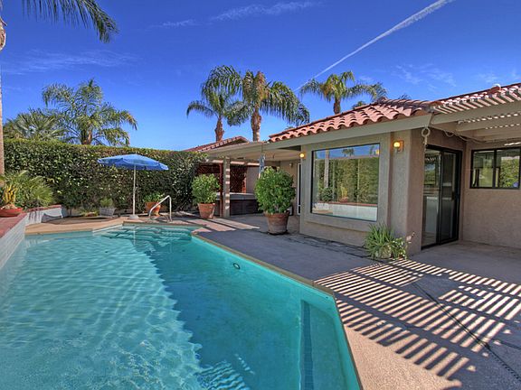 4th image of 75130 La Sierra Dr