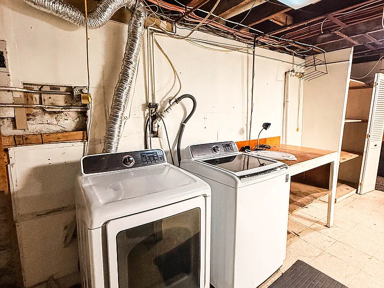 38 Grandview Ave — Photo 31