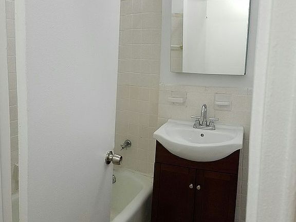 3rd image of 315 Ocean Pkwy APT 4L