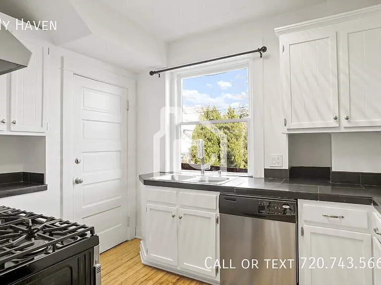 2915 E 14th Ave — Photo 11