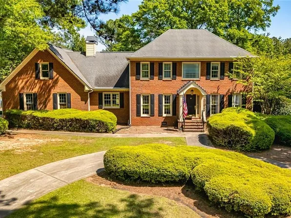 403 Audubon Cir, Griffin, GA 30223