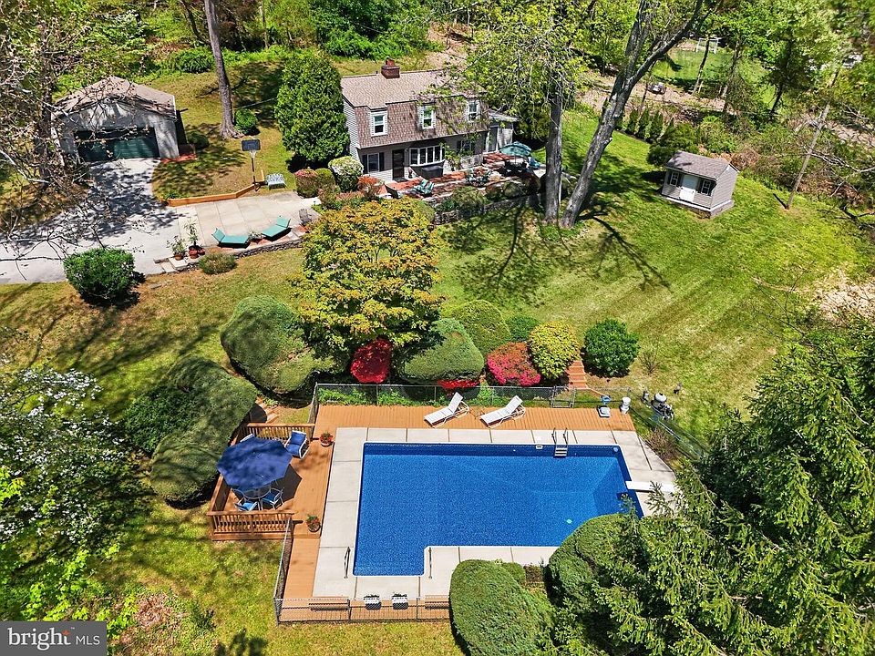 1st image of 1231 Robin Hill Rd