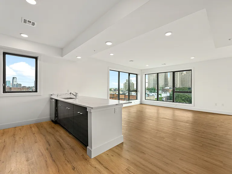 28 Vroom St #301 — Photo 4