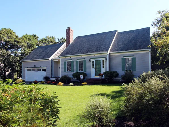 9 Robert Road, Harwich, MA 02645