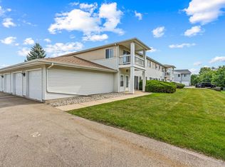 303 Meadowview Ct, Waterford, WI 53185