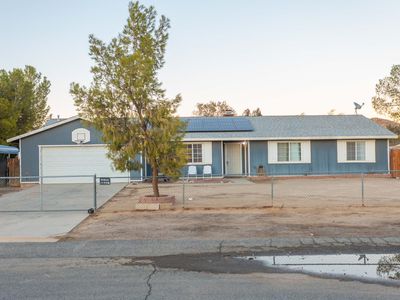 17105 Queensglen Ave, Lake Los Angeles, CA, 93591