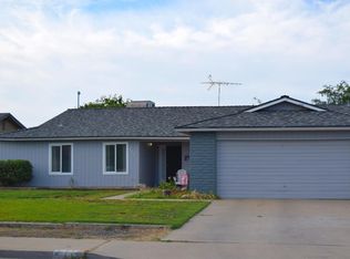 412 E Hazelwood Dr, Lemoore, CA 93245