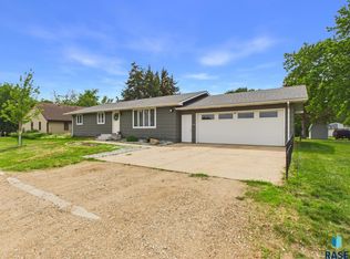 431 Dakota St, Chancellor, SD 57015