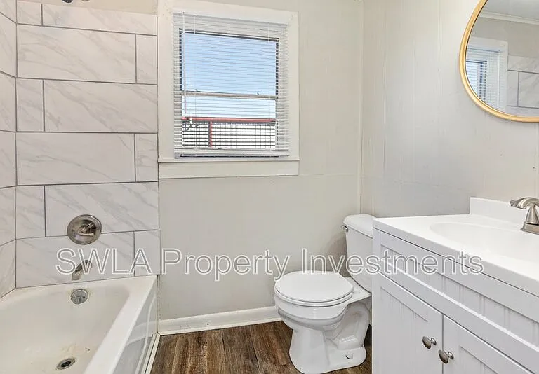 218 E Thomas St — Photo 11