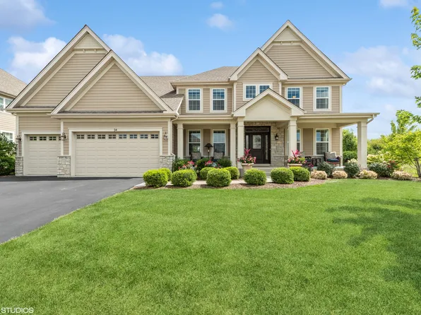 34 N Empress Dr, Hawthorn Woods, IL 60047