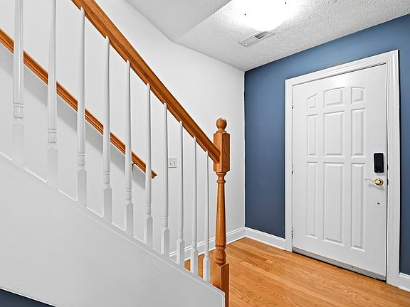 4th image of 130 Blue Leaf Dr