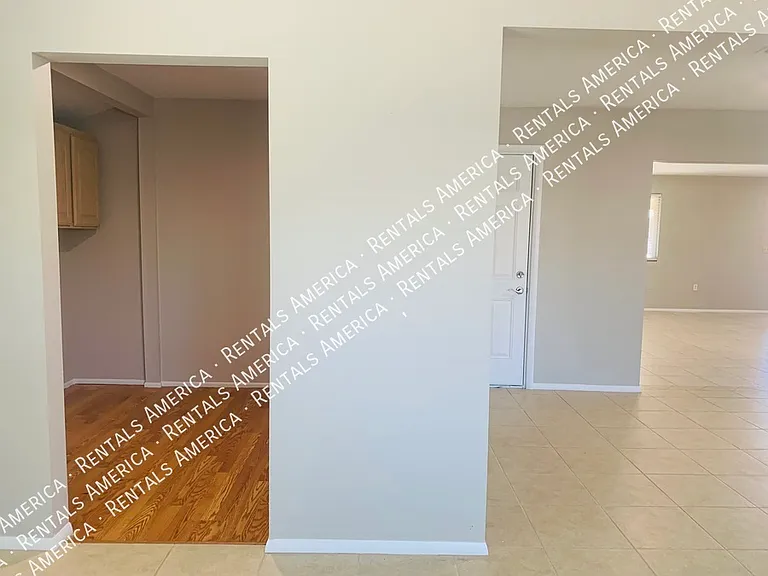 11433 N Hagen Dr — Photo 29