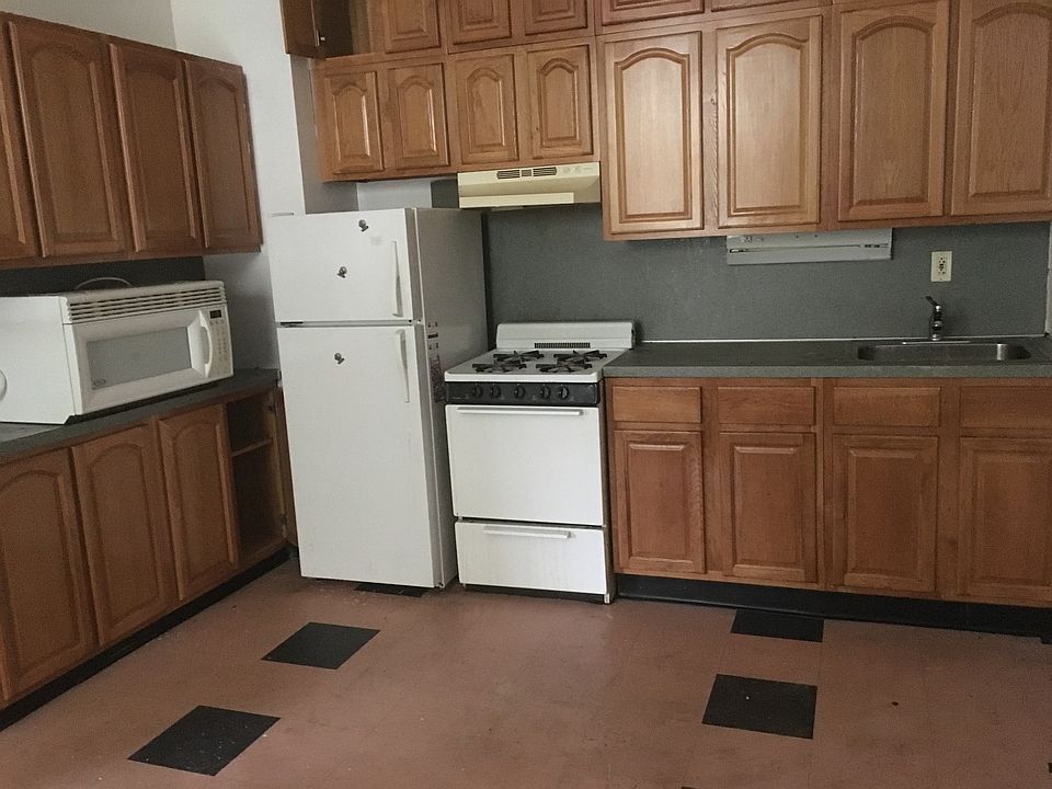 1st image of 4628 Woodland Ave