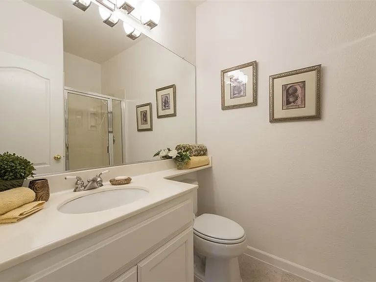 220 Primrose Dr — Photo 27