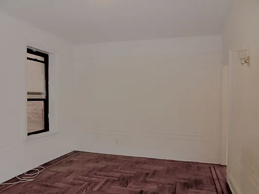 Rented by Albert Attias, LREB | media 8