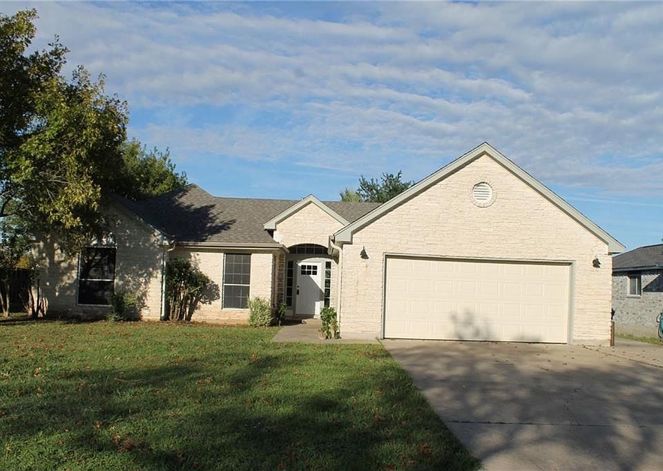 1st image of 302 Creekside Dr