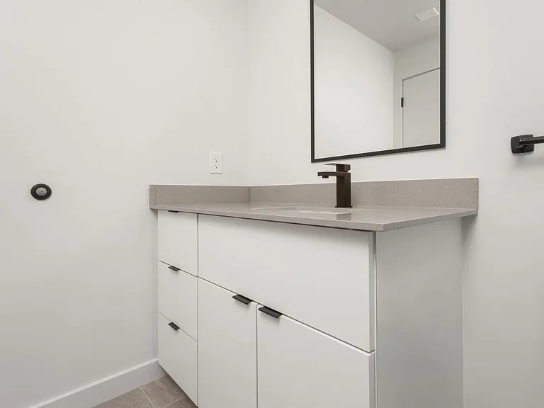 Nova Austin — Photo 92
