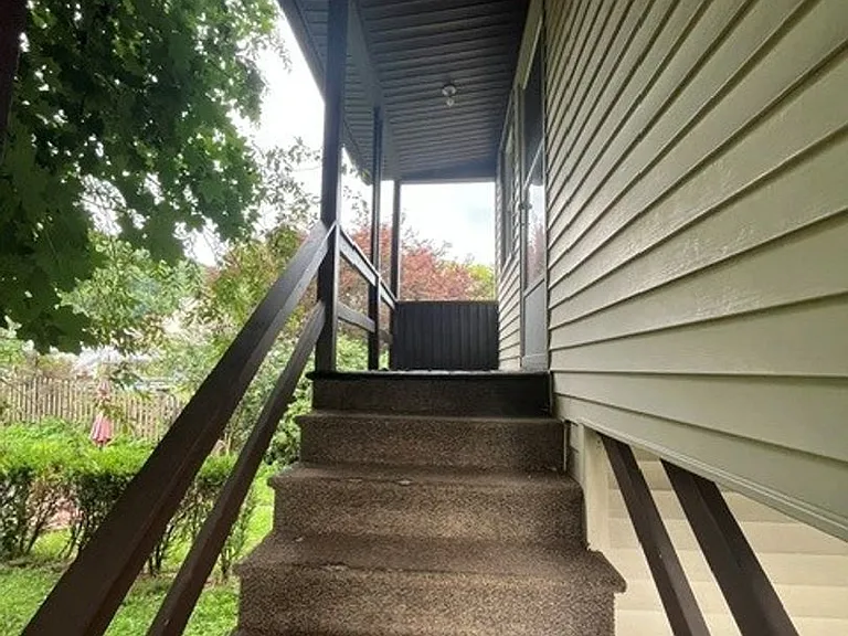 63 W Railroad St #B — Photo 3