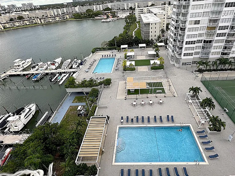 18071 Biscayne Blvd #1202 — Photo 22