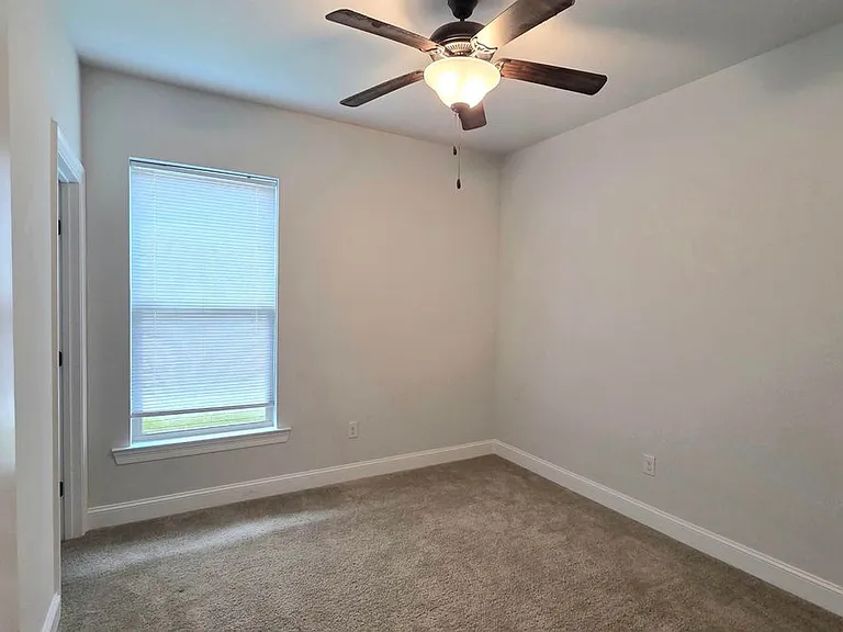 7004 Spring Gardens Dr — Photo 17