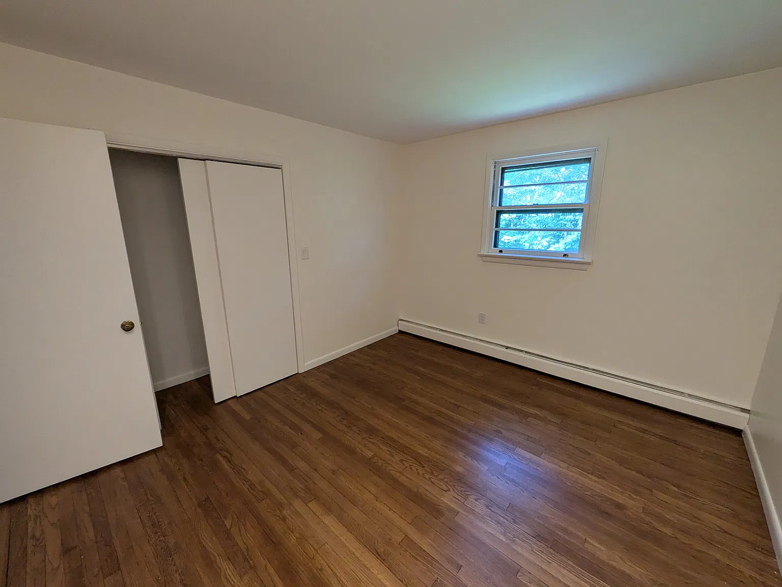 2 bed, 1500 sqft, $1,300 — Photo 4
