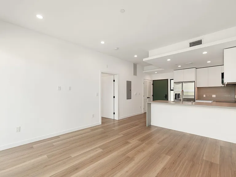 TALA Residences at 829 Larrabee Street — Photo 15