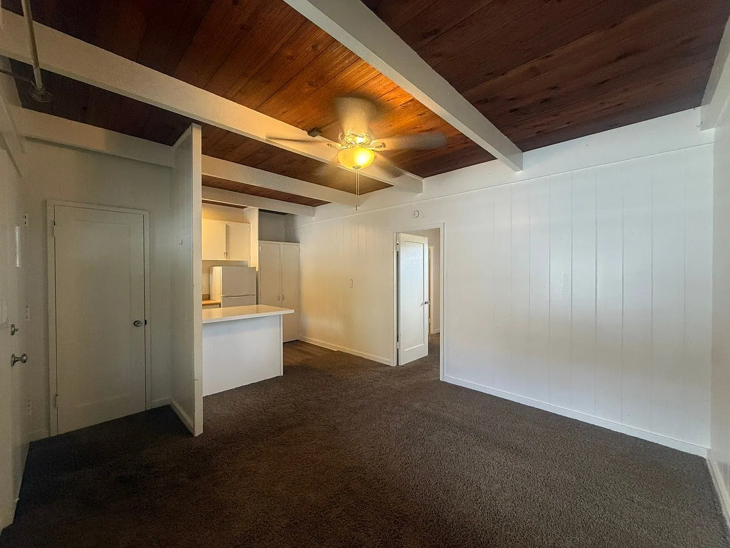 2032 Kapiolani — Photo 2