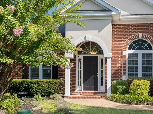 297 Blue Stone Hills Dr, Harrisonburg, VA 22801