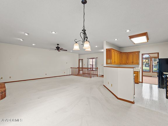 3rd image of 3621 W Gordon Dr
