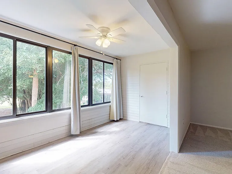 418 Spring Lakes Blvd — Photo 5
