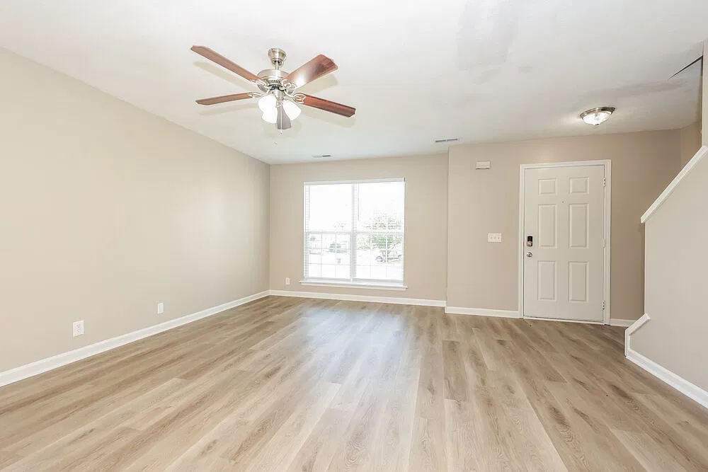 3 bed, 2.5 bath, 1427 sqft, $1,975 — Photo 4