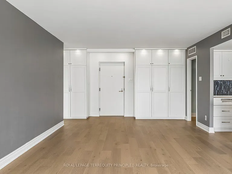 55 Harbour Sq #3413 — Photo 9